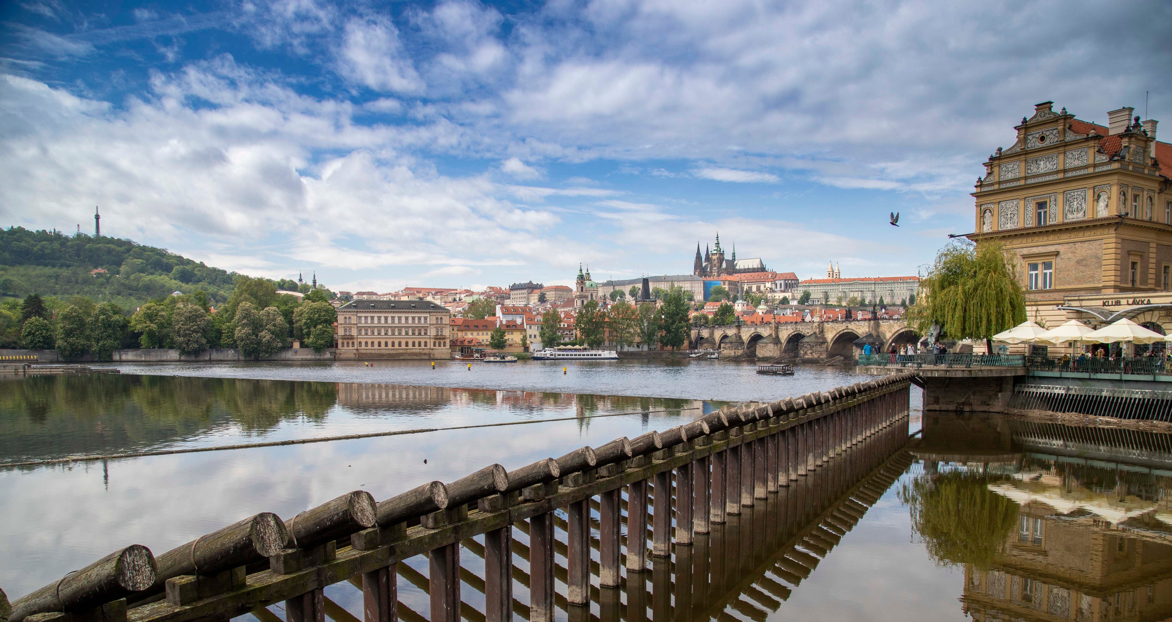 PRAGA